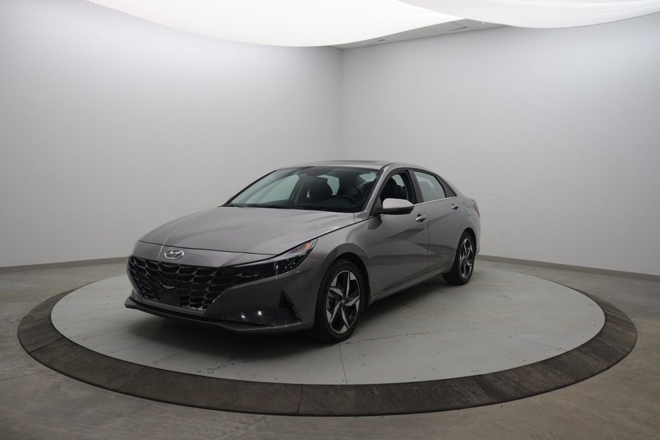 Hyundai Elantra Hybrid Luxury 2023 à Chicoutimi, Québec