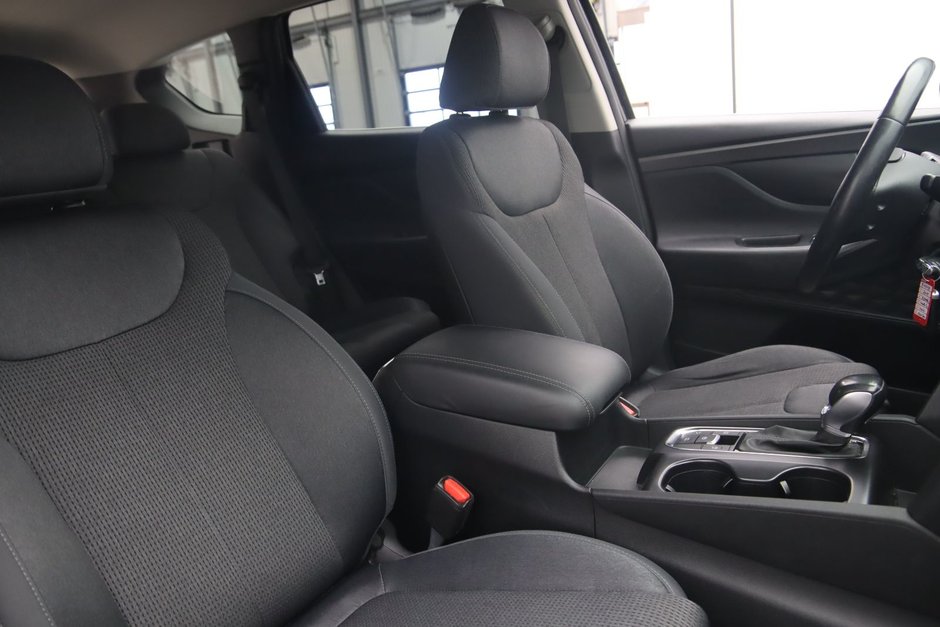 Hyundai Santa Fe Essential 2019-14