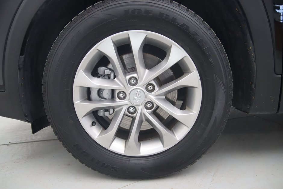 Hyundai Santa Fe Essential 2019-17