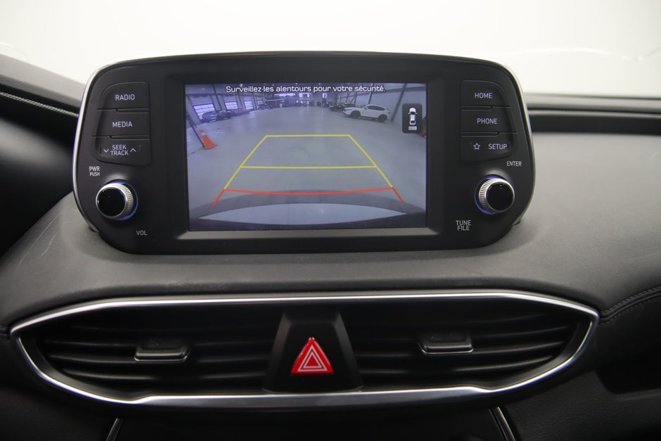 Hyundai Santa Fe Essential 2019-13