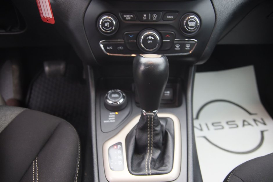 Jeep Cherokee Sport 2015-12