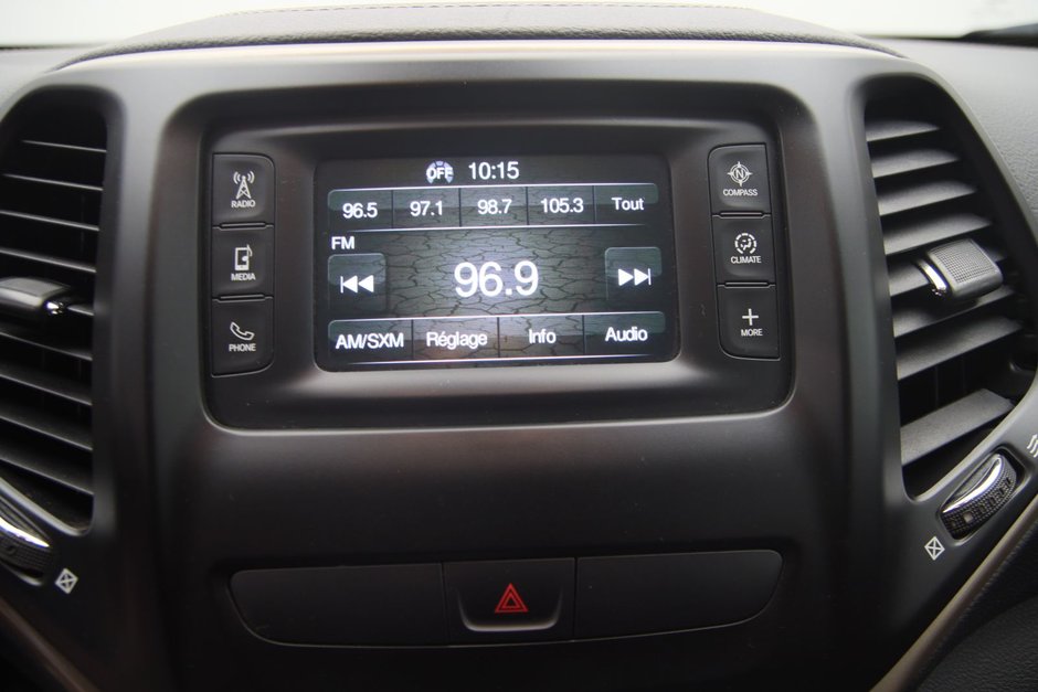 Jeep Cherokee Sport 2015-13