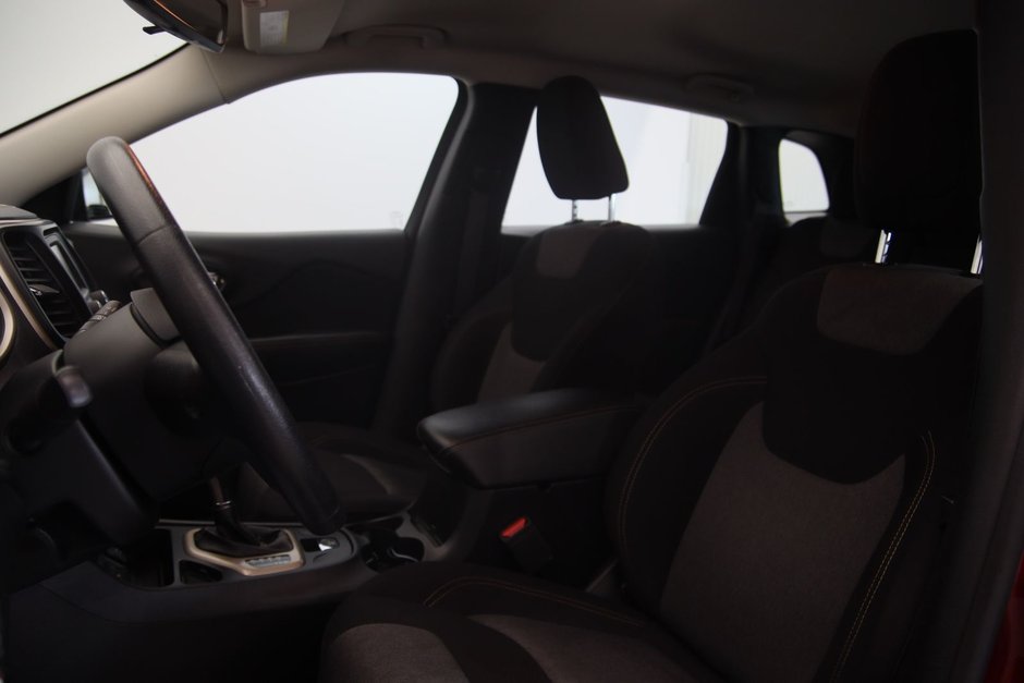 Jeep Cherokee Sport 2017-6