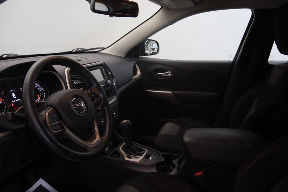 Jeep Cherokee Sport 2017-5