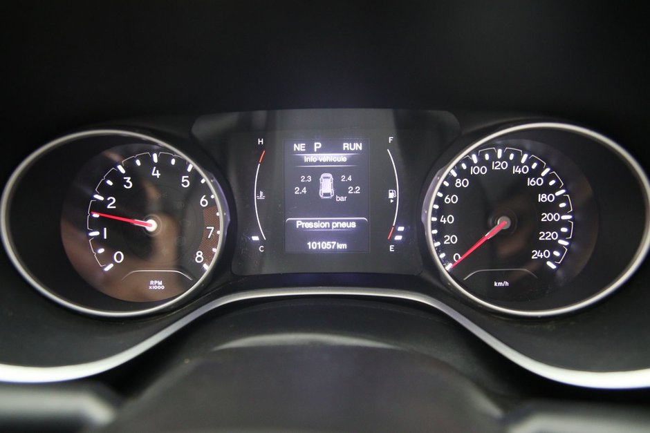 Jeep Compass Sport 2020-13