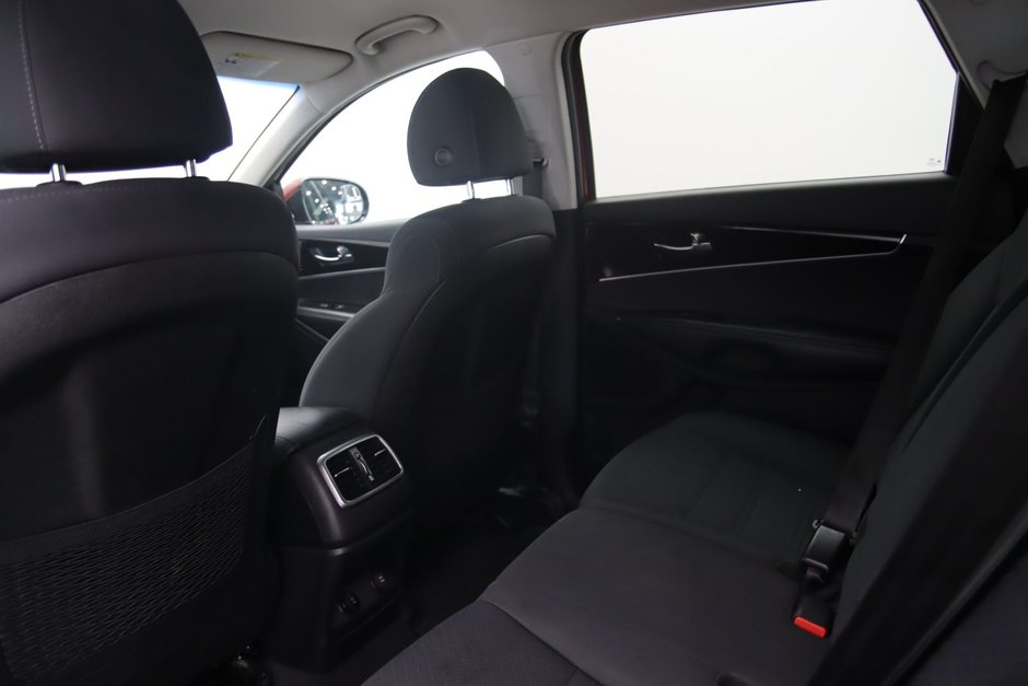 Kia Sorento LX 2019-7