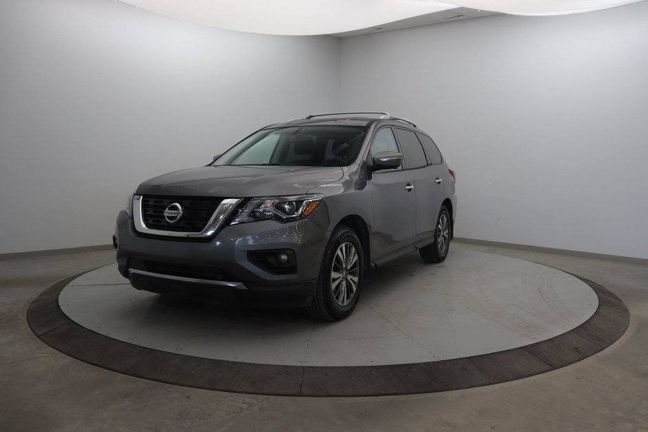 Nissan Pathfinder  2017 à Jonquière, Québec - w940px