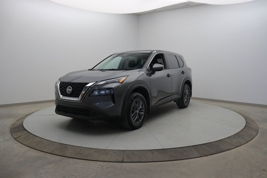 2021 Nissan Rogue in Baie-Comeau, Quebec - w940px