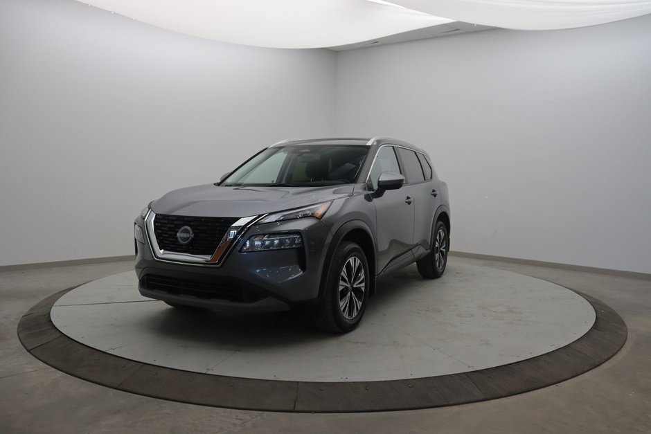 2023 Nissan Rogue SV in Jonquière, Quebec - w940px