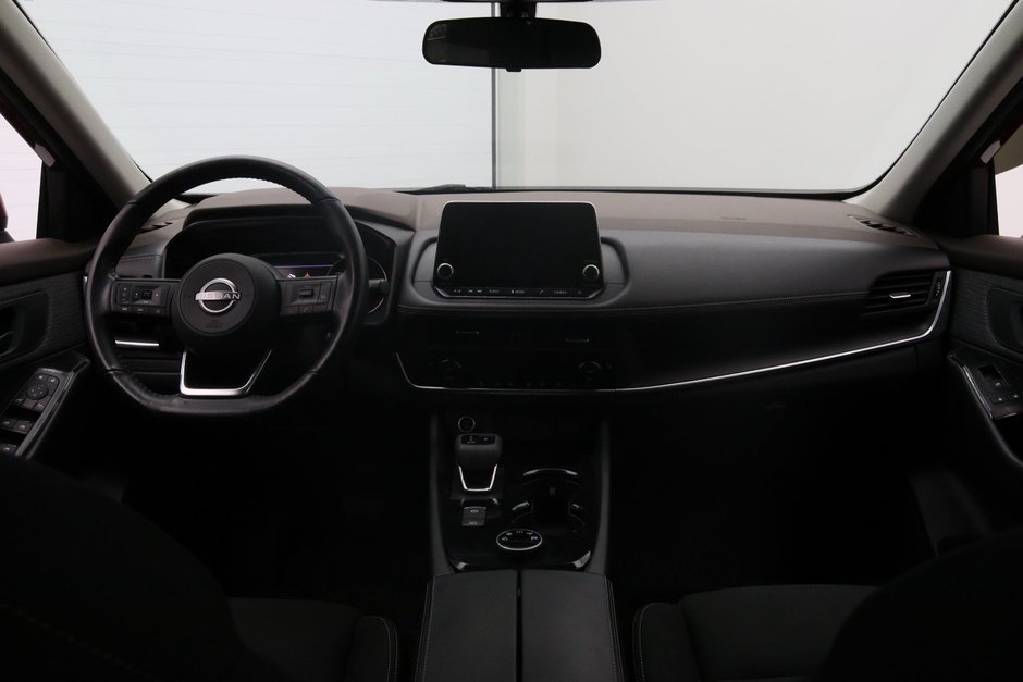 Nissan Rogue S 2023-9
