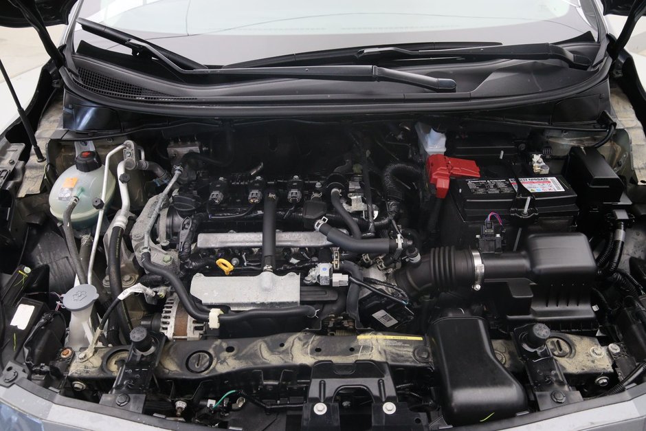 Nissan Versa SV 2024-13