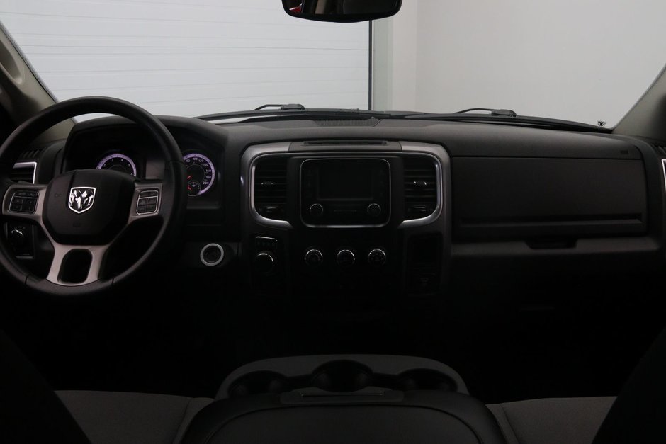 Ram 1500 Classic SLT 2023-9