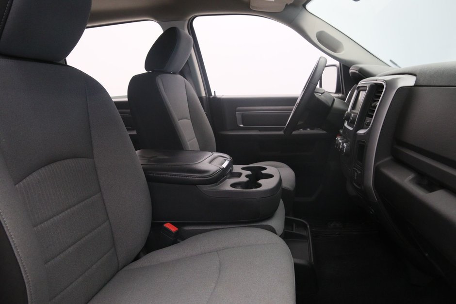 Ram 1500 Classic SLT 2023-14