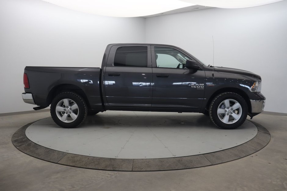 Ram 1500 Classic SLT 2023-2