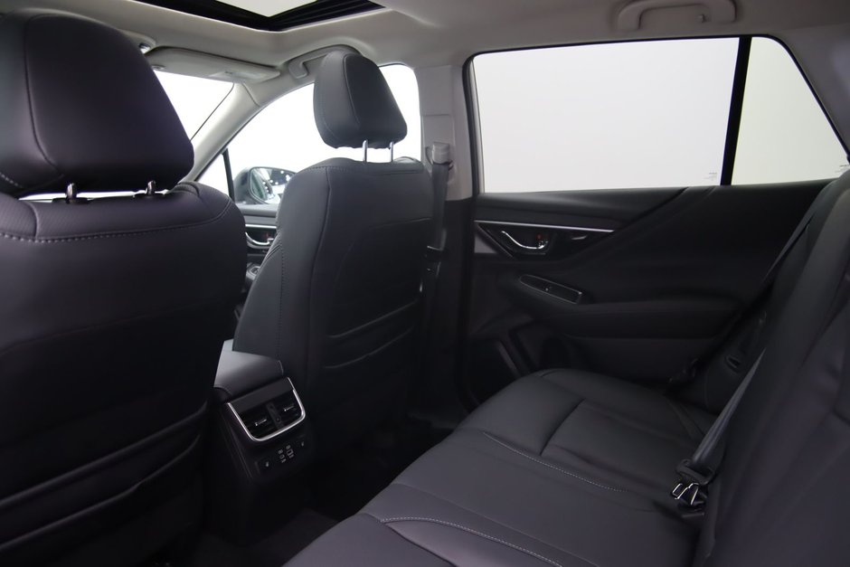 Subaru Outback Limited 2024-8