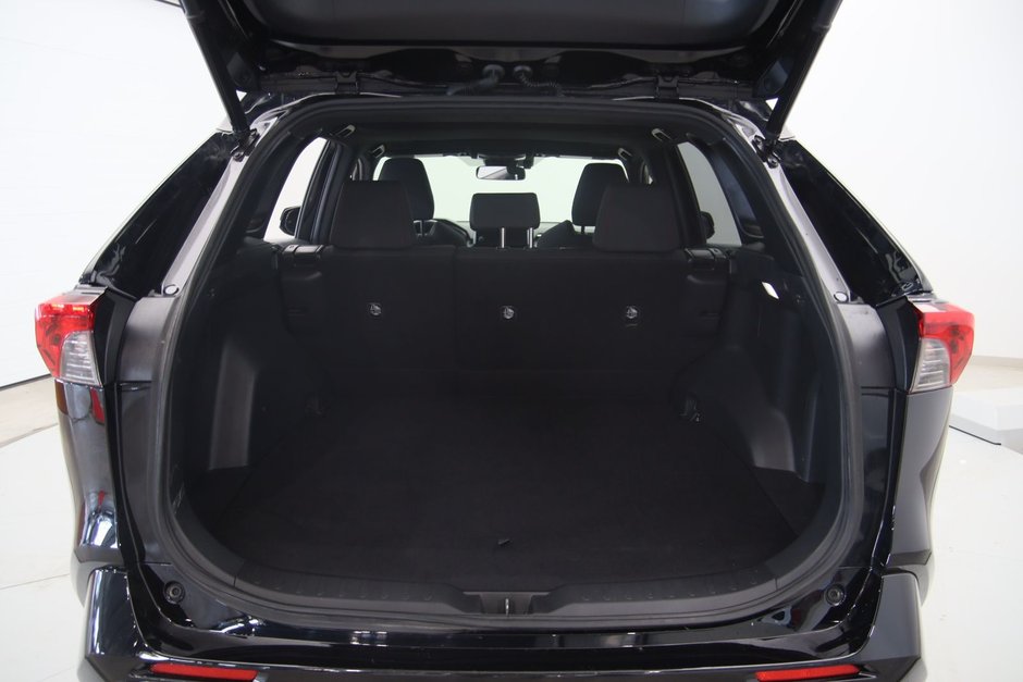 Toyota RAV4 Prime SE 2023-17