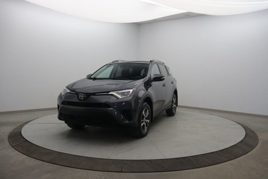 2018 Toyota RAV4 in Baie-Comeau, Quebec - w940px