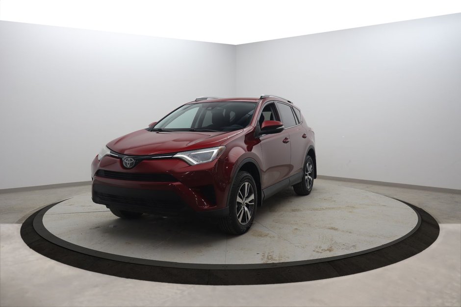 2018 Toyota RAV4 LE in Chicoutimi, Quebec