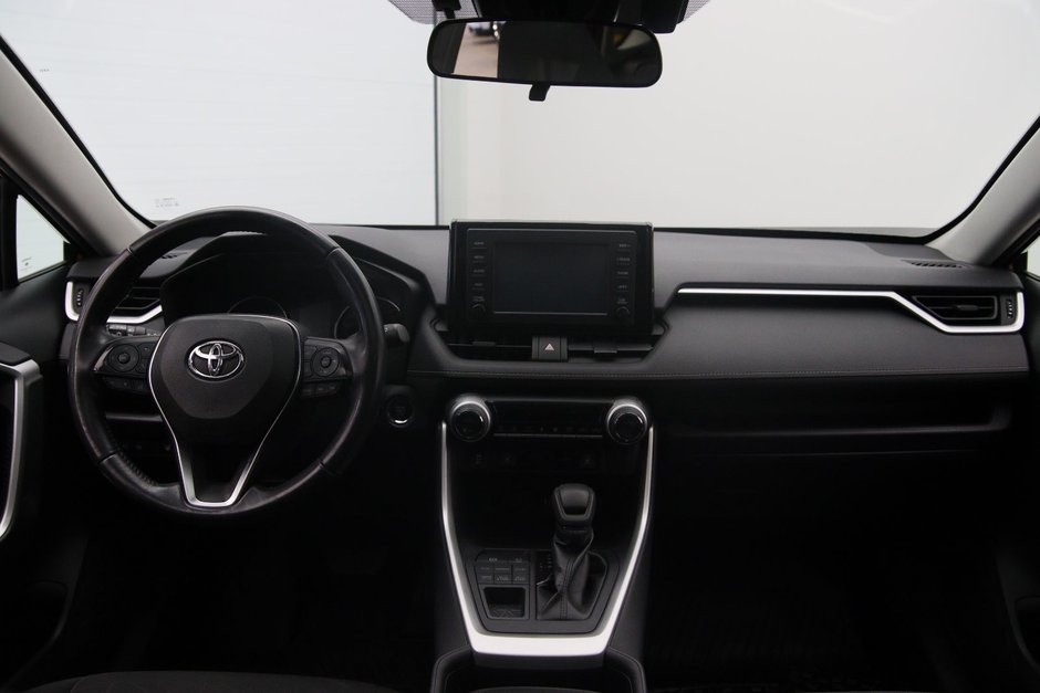 Toyota RAV4 XLE 2019-10