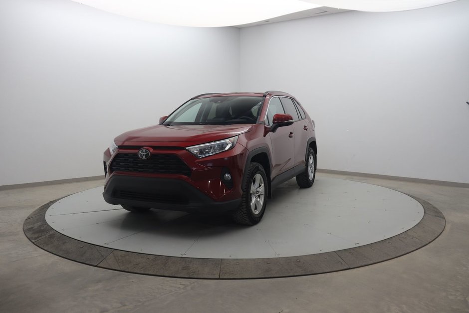 2019 Toyota RAV4 in Sept-Îles, Quebec - w940px