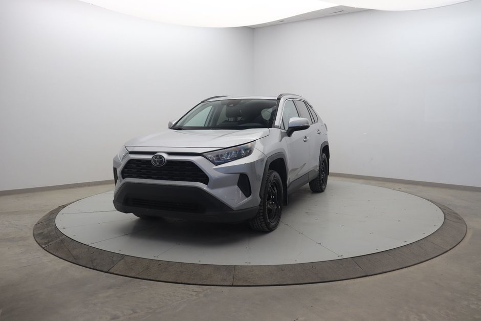 2020 Toyota RAV4 in Sept-Îles, Quebec - w940px
