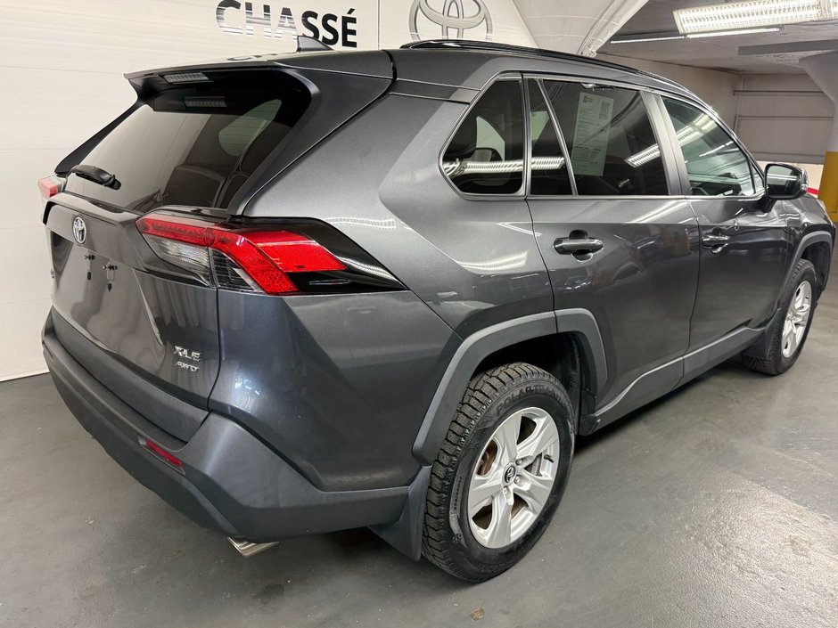Toyota RAV4 XLE AWD *TOIT OUVRANT+VOLANT CHAUFFANT+CARPLAY* 2019-17