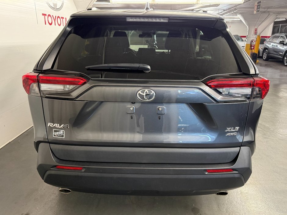 Toyota RAV4 XLE AWD *TOIT OUVRANT+VOLANT CHAUFFANT+CARPLAY* 2019-18