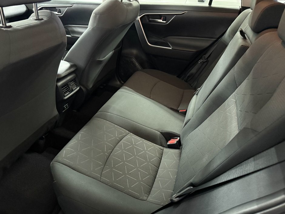 Toyota RAV4 XLE AWD *TOIT OUVRANT+VOLANT CHAUFFANT+CARPLAY* 2019-25