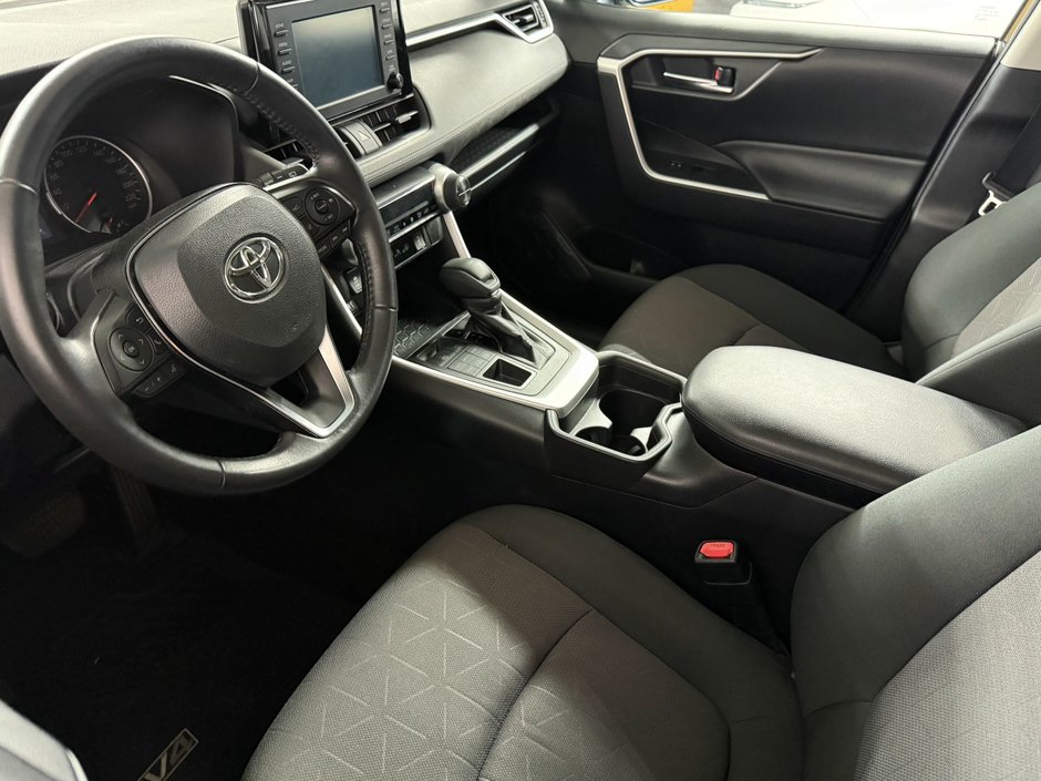 Toyota RAV4 XLE AWD *TOIT OUVRANT+VOLANT CHAUFFANT+CARPLAY* 2019-26