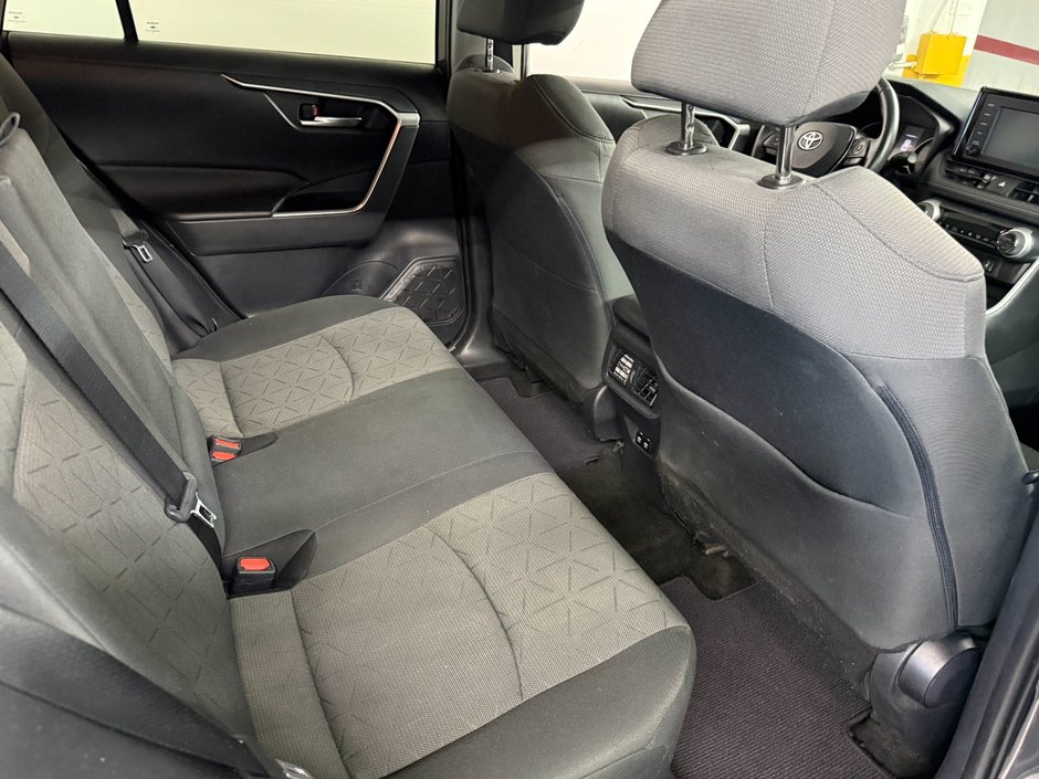 Toyota RAV4 XLE AWD *TOIT OUVRANT+VOLANT CHAUFFANT+CARPLAY* 2019-23