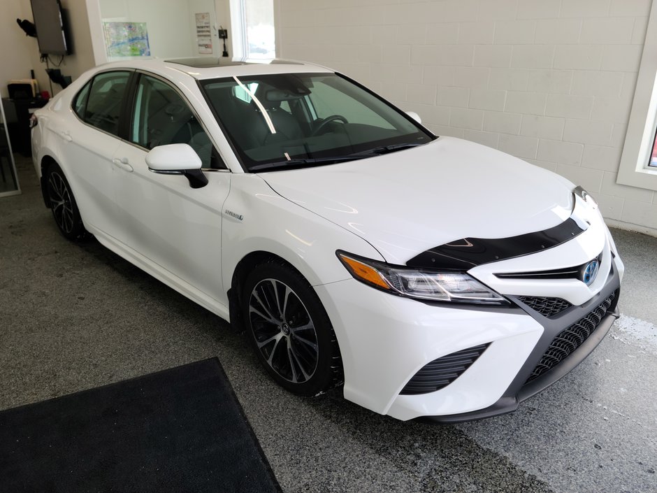 2019 Toyota Camry Hybrid SE, A/C, in Magog, Quebec