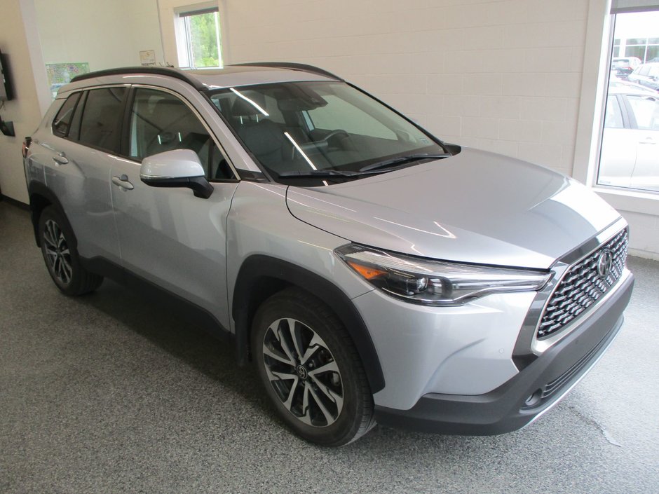 Toyota COROLLA CROSS XLE AWD, CUIR, TOIT, 2022 à Magog, Québec