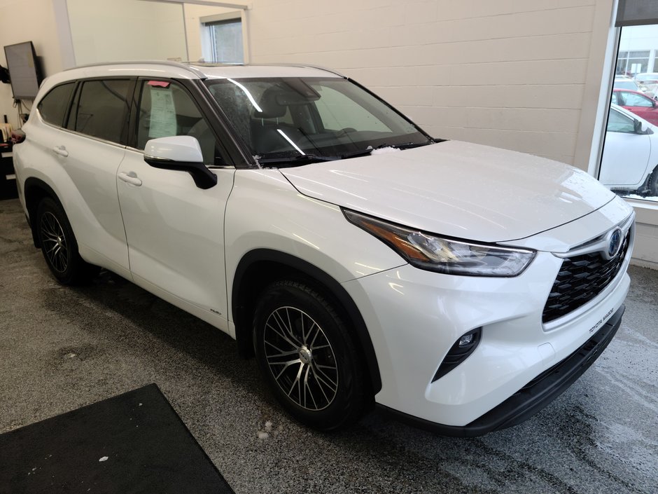 2022 Toyota Highlander Hybrid XLE AWD, in Magog, Quebec