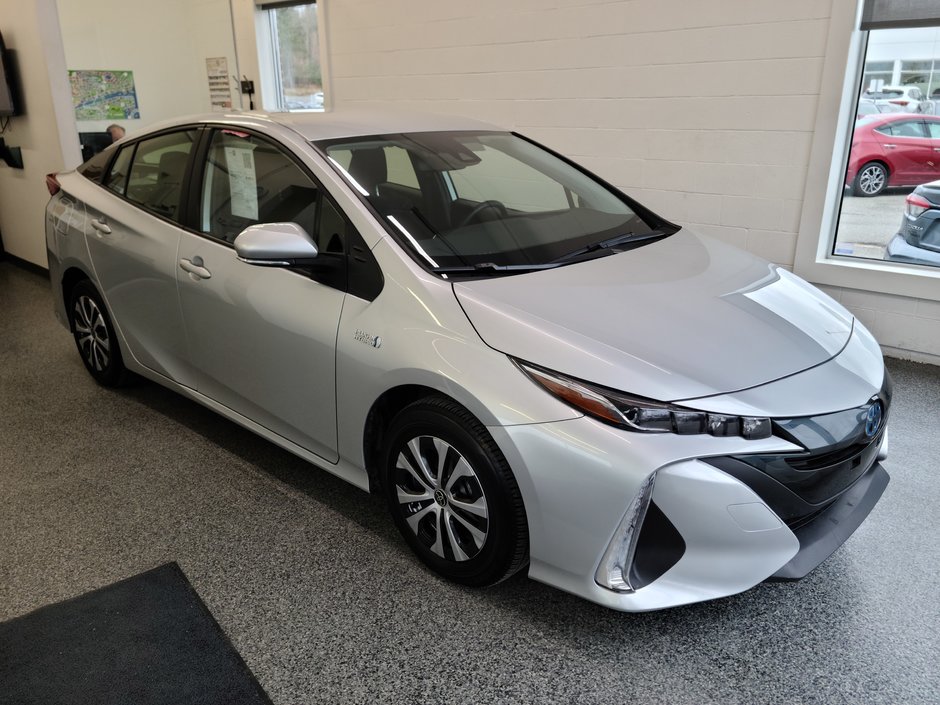 2022  PRIUS PRIME BRANCHABLE, A/C, in Magog, Quebec