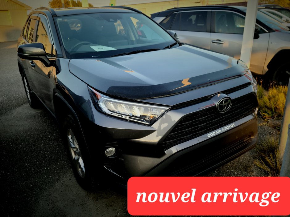 RAV4 *******XLE AWD, 2021 à Magog, Québec