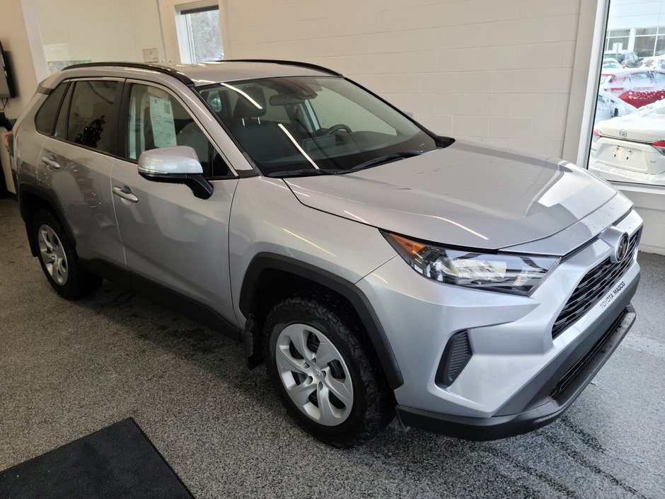 RAV4 LE AWD, 2021 à Magog, Québec