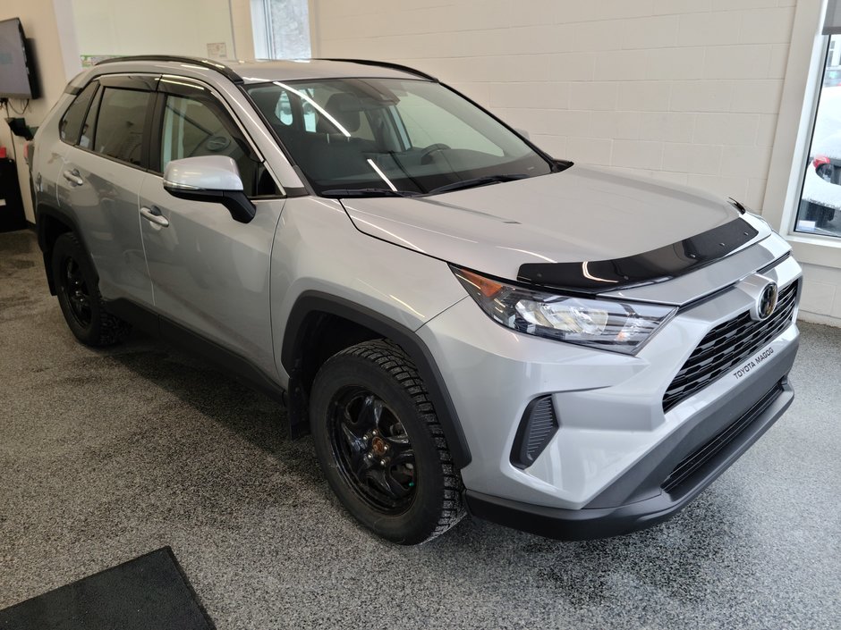 Toyota RAV4 LE AWD 2021 à Magog, Québec