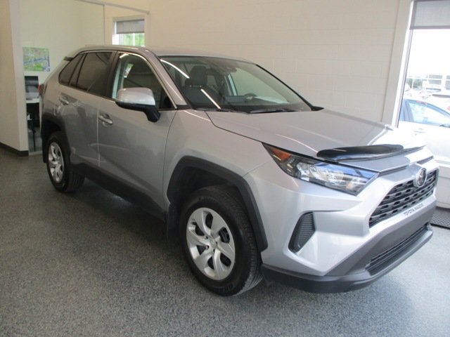 Toyota RAV4 LE 2024 à Magog, Québec