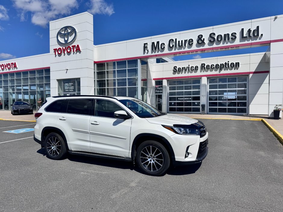 2017 Toyota Highlander SE in Grand Falls, New Brunswick
