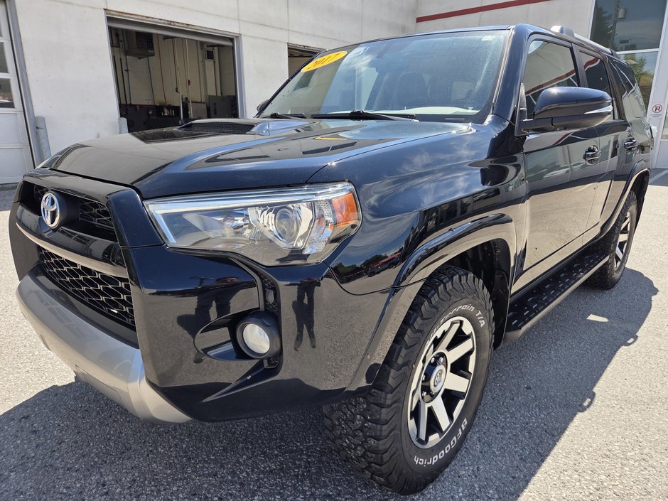 2017 Toyota 4Runner SR5 TRD-Off Road 4x4 in Mont-Laurier, Quebec - w940px