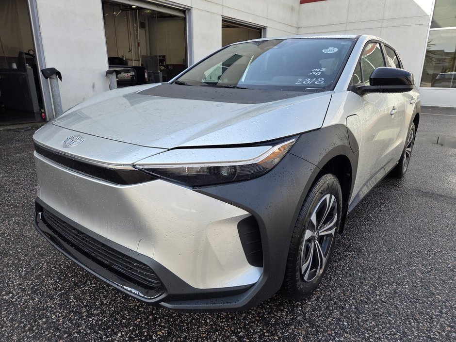 Toyota BZ4X LE 2025 à Mont-Laurier, Québec - w940px