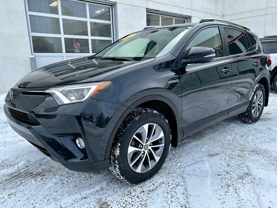 2018 Toyota RAV4 Hybrid LE+(AWD) in Mont-Laurier, Quebec - w940px