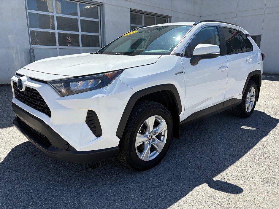 2021 Toyota RAV4 Hybride LE (AWD) in Mont-Laurier, Quebec - w940px