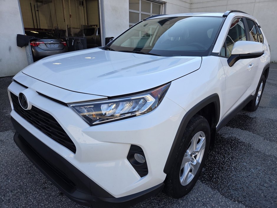 2021 Toyota RAV4 XLE AWD in Mont-Laurier, Quebec - w940px
