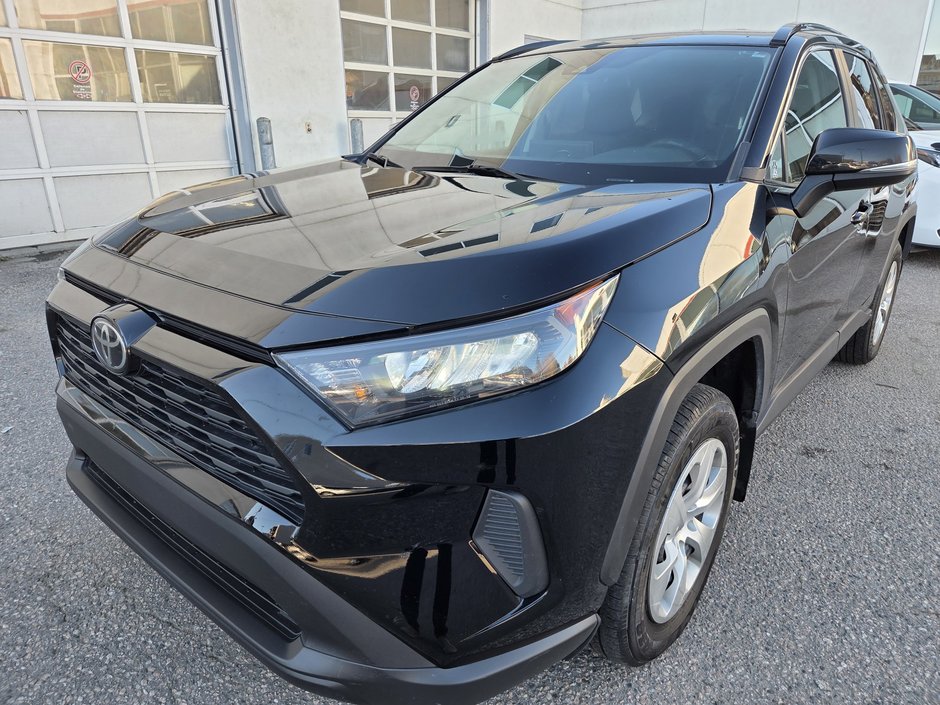 Toyota RAV4 LE AWD 2021 à Mont-Laurier, Québec - w940px