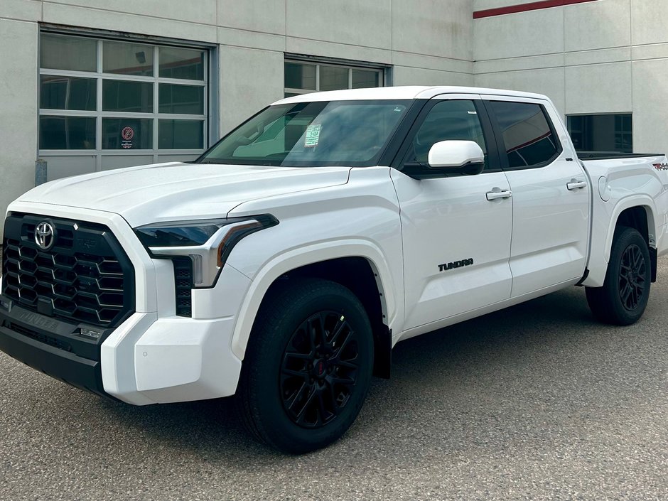 2024 Toyota Tundra SR in Mont-Laurier, Quebec - w940px