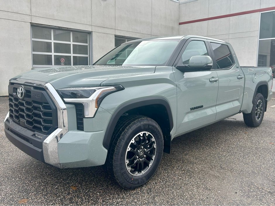 Toyota Tundra SR5 2025 à Mont-Laurier, Québec - w940px