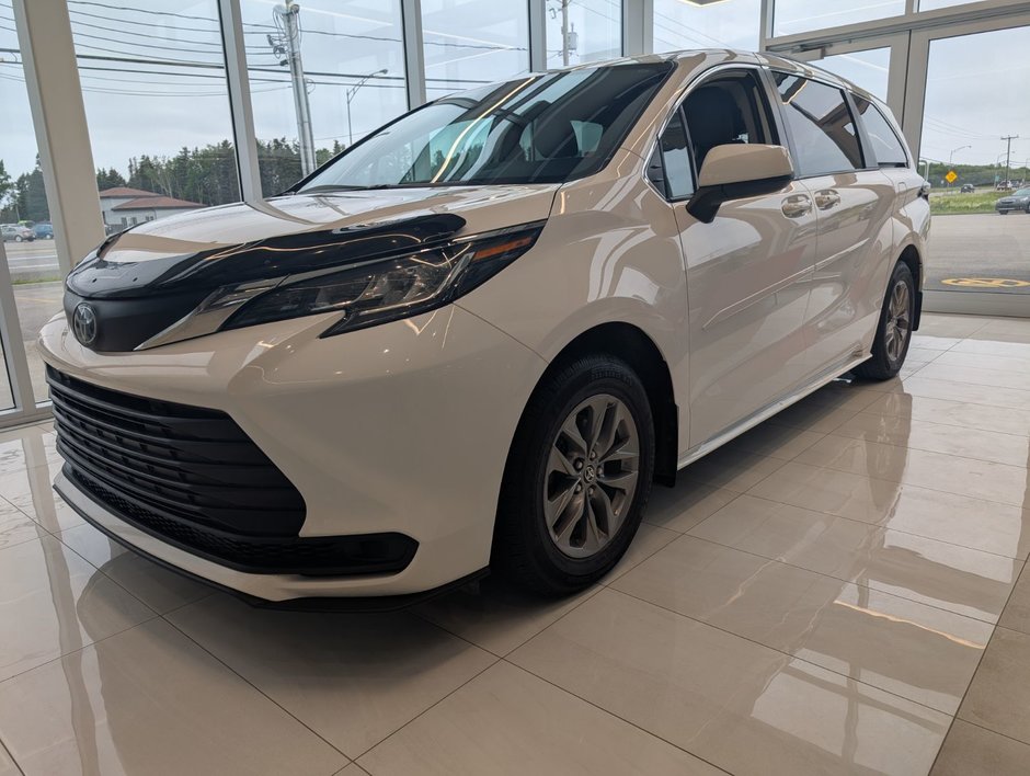 Toyota Sienna LE AWD 8 PLACES 2022 à Matane, Québec