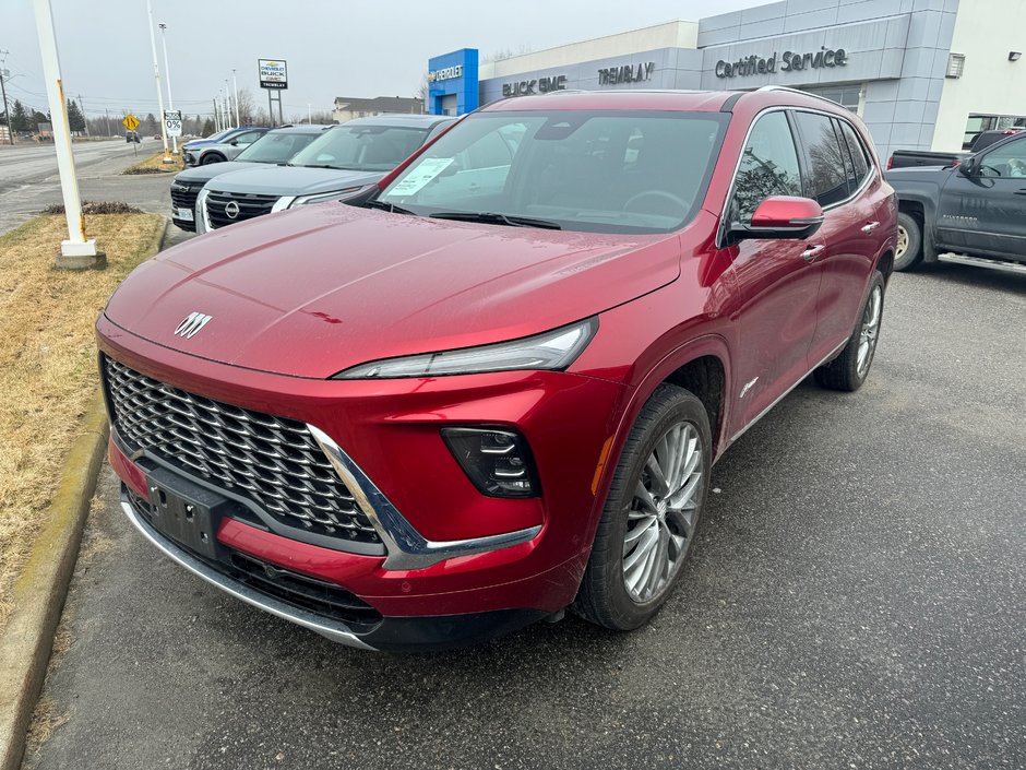 Buick Enclave Avenir AWD  2025 à Sturgeon Falls, Ontario - w940px
