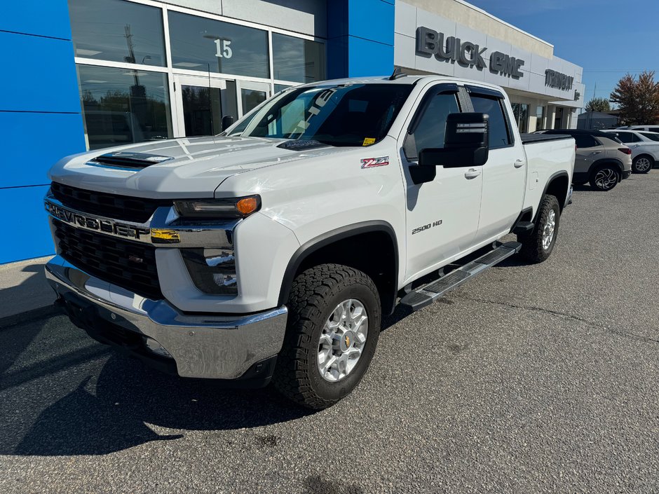 2022 Chevrolet Silverado 2500 4WD Crew CAB in Sturgeon Falls, Ontario - w940px